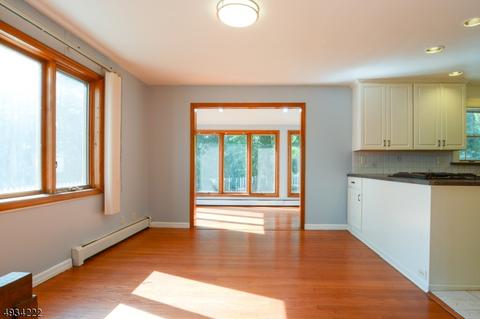38 Grayson Pl, Teaneck, NJ 07666 photo 8