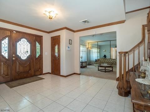 44 Camillo Dr, Wayne, NJ 07470 photo 4
