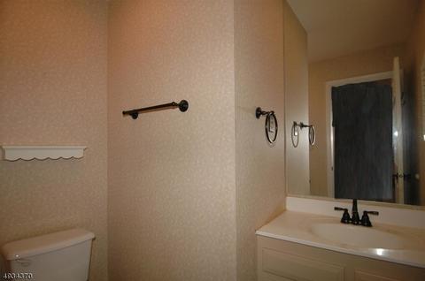 60 Oriole Dr, Hackettstown, NJ 07840 photo 9