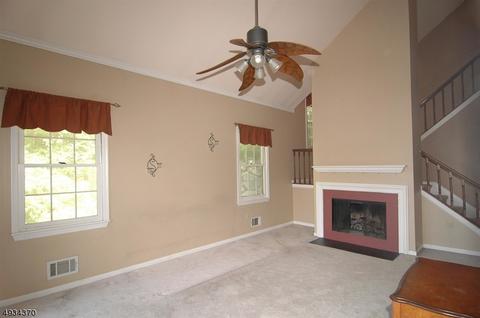 60 Oriole Dr, Hackettstown, NJ 07840 photo 2