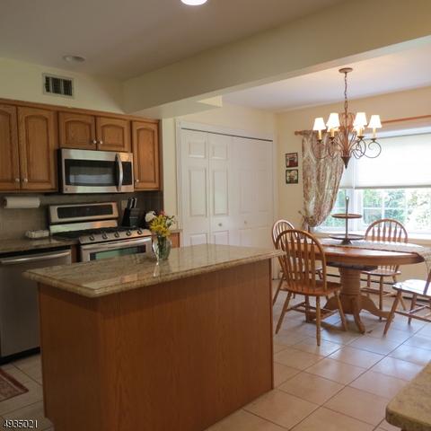 18 Fieldstone Pl, Wayne, NJ 07470 photo 6