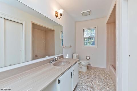 25 Old Forge Ln, Berkeley Heights, NJ 07922 photo 9