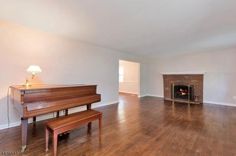 25 Old Forge Ln, Berkeley Heights, NJ 07922 photo 3