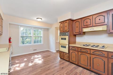 25 Old Forge Ln, Berkeley Heights, NJ 07922 photo 8