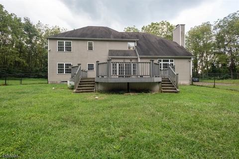33 Benjamin Dr, Washington, NJ 07882 photo 2