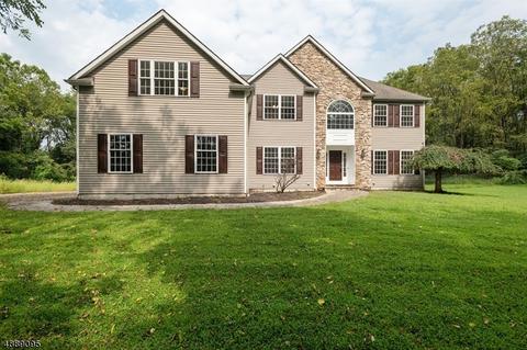 33 Benjamin Dr, Washington, NJ 07882 photo 1