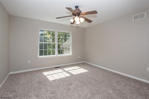 33 Benjamin Dr, Washington, NJ 07882 photo 11