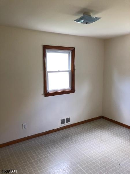 512 Centre St, Nutley, NJ 07110 photo 6