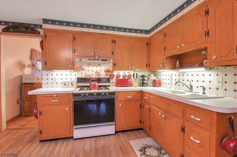 100 Summit Ave, Waldwick, NJ 07463 photo 12
