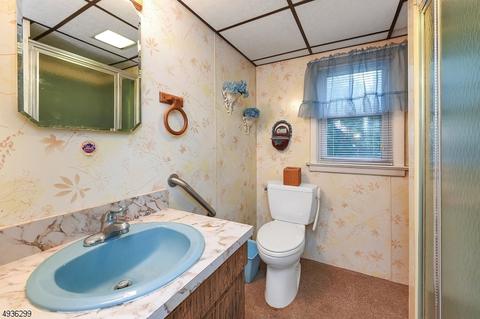 100 Summit Ave, Waldwick, NJ 07463 photo 14