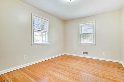 80 Hinchman Ave, Wayne, NJ 07470 photo 5