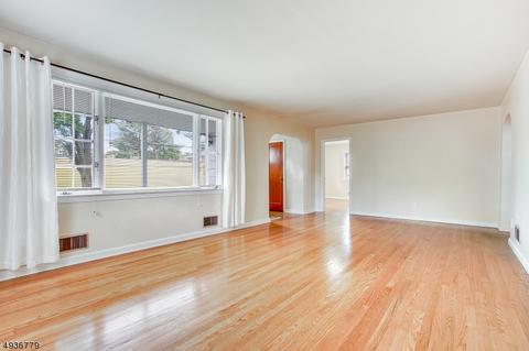 80 Hinchman Ave, Wayne, NJ 07470 photo 3