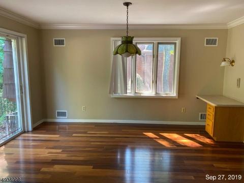 52 Tree Top Dr, Springfield, NJ 07081 photo 7