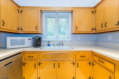 345 Indian Rd, Wayne, NJ 07470 photo 9