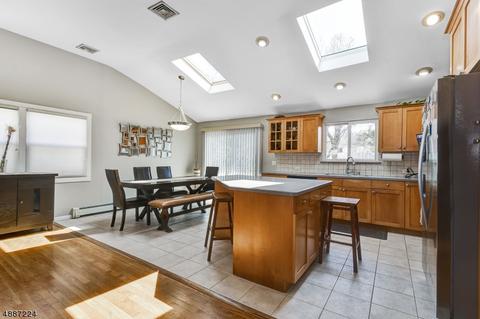 121 Laurel Dr, Springfield, NJ 07081 photo 4