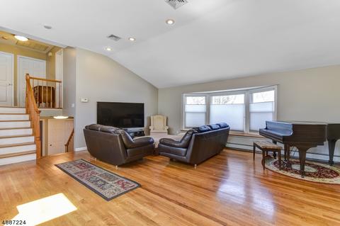 121 Laurel Dr, Springfield, NJ 07081 photo 3
