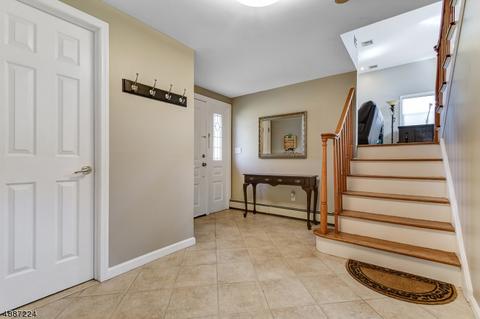 121 Laurel Dr, Springfield, NJ 07081 photo 2