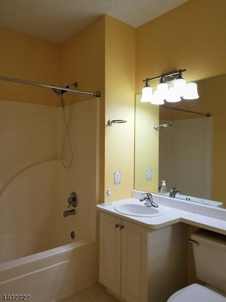 1221 Brittany Dr, Wayne, NJ 07470 photo 6