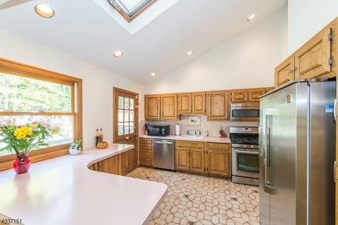 16 Pine Ter, Wayne, NJ 07470 photo 7
