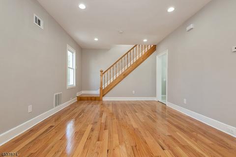 240 E 8th Ave, Roselle, NJ 07203 photo 3