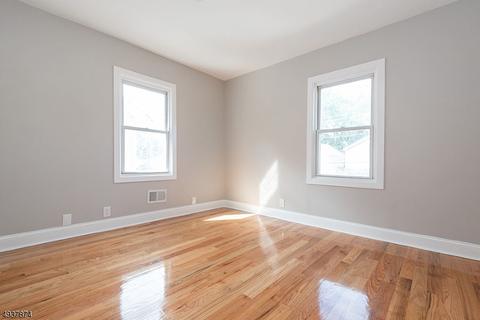 240 E 8th Ave, Roselle, NJ 07203 photo 8