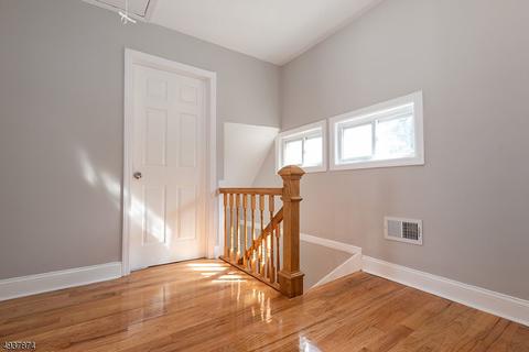 240 E 8th Ave, Roselle, NJ 07203 photo 6
