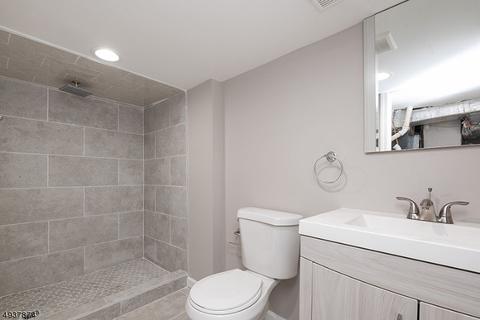 240 E 8th Ave, Roselle, NJ 07203 photo 12