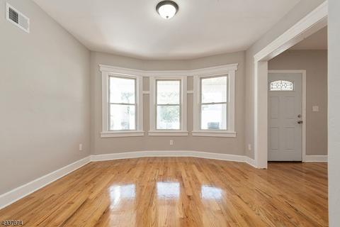 240 E 8th Ave, Roselle, NJ 07203 photo 4