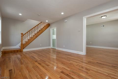 240 E 8th Ave, Roselle, NJ 07203 photo 2