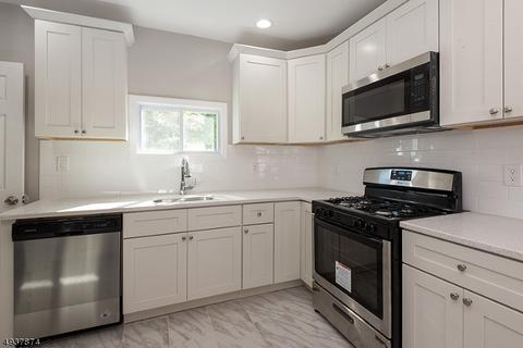 240 E 8th Ave, Roselle, NJ 07203 photo 5