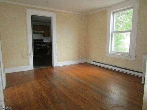 24 Park Ave, Passaic, NJ 07055 photo 5