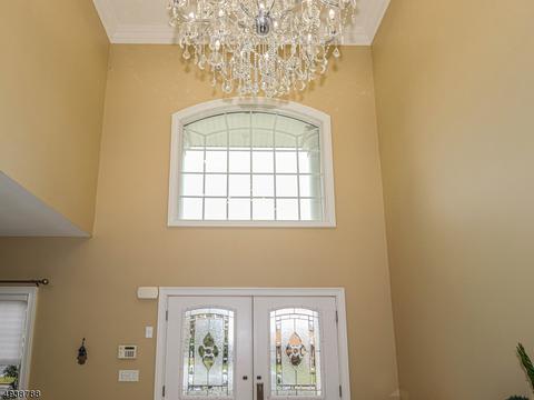 101 Thomas Dr, Clark, NJ 07066 photo 4