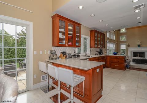 101 Thomas Dr, Clark, NJ 07066 photo 10
