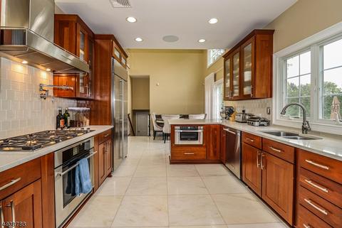 101 Thomas Dr, Clark, NJ 07066 photo 11