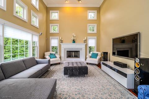101 Thomas Dr, Clark, NJ 07066 photo 6