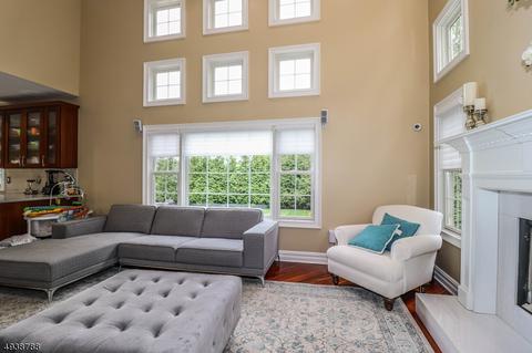 101 Thomas Dr, Clark, NJ 07066 photo 7