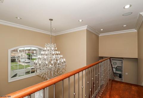 101 Thomas Dr, Clark, NJ 07066 photo 15