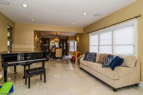101 Thomas Dr, Clark, NJ 07066 photo 14