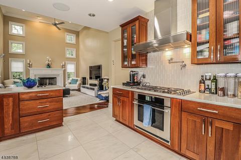 101 Thomas Dr, Clark, NJ 07066 photo 12