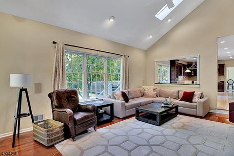 49 Totten Dr, Bridgewater, NJ 08807 photo 6