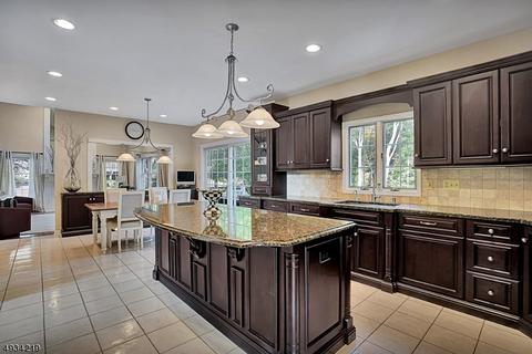 49 Totten Dr, Bridgewater, NJ 08807 photo 8