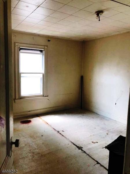 32 Smith St, Bloomfield, NJ 07003 photo 5