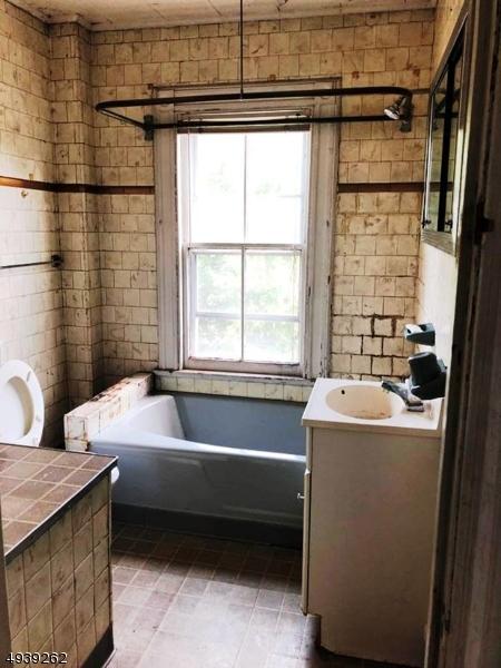 32 Smith St, Bloomfield, NJ 07003 photo 8
