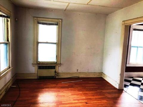 32 Smith St, Bloomfield, NJ 07003 photo 3
