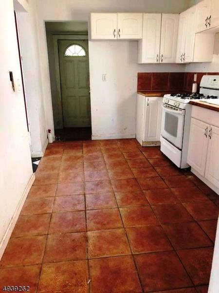 32 Smith St, Bloomfield, NJ 07003 photo 4