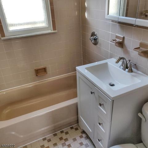 70 Wolf Pl, Hillside, NJ 07205 photo 9