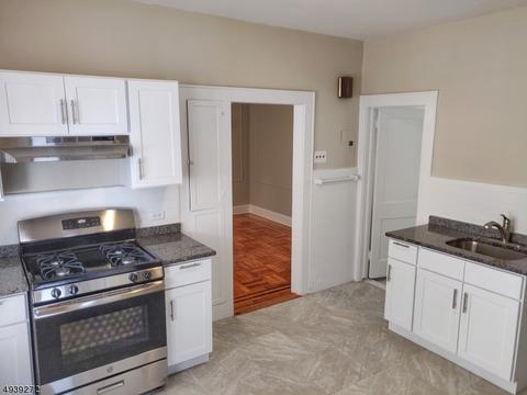 70 Wolf Pl, Hillside, NJ 07205 photo 8