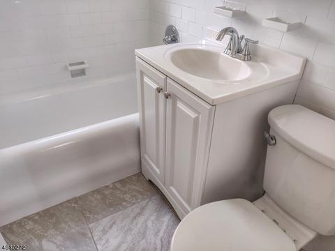 70 Wolf Pl, Hillside, NJ 07205 photo 5