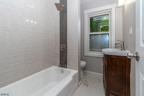 511 E 3rd Ave, Roselle, NJ 07203 photo 22