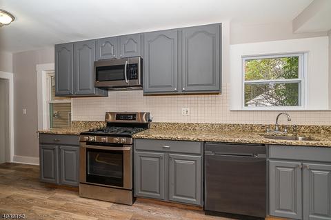 511 E 3rd Ave, Roselle, NJ 07203 photo 14